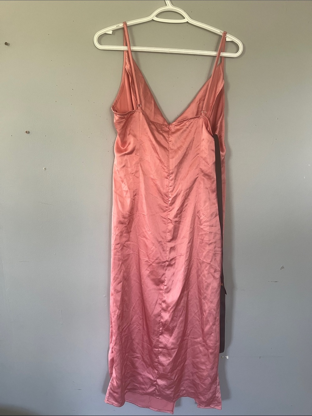 PrettyLittleThing Rose Pink Satin Cowl Midi Dress 16 - Picture 5 of 10